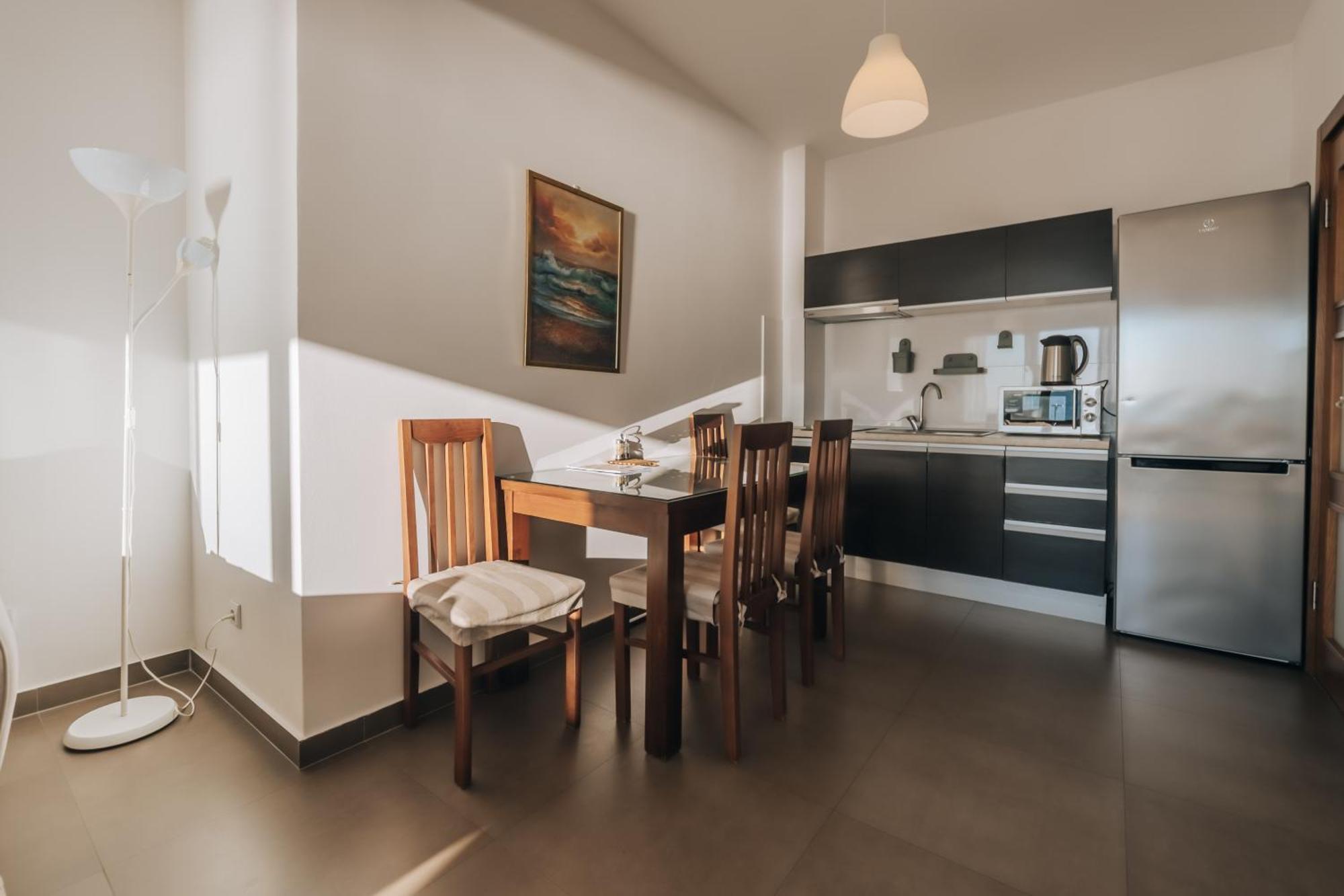 Apartments Kuce Lekovica Beach & Snack Bar- Bistro 객실 사진