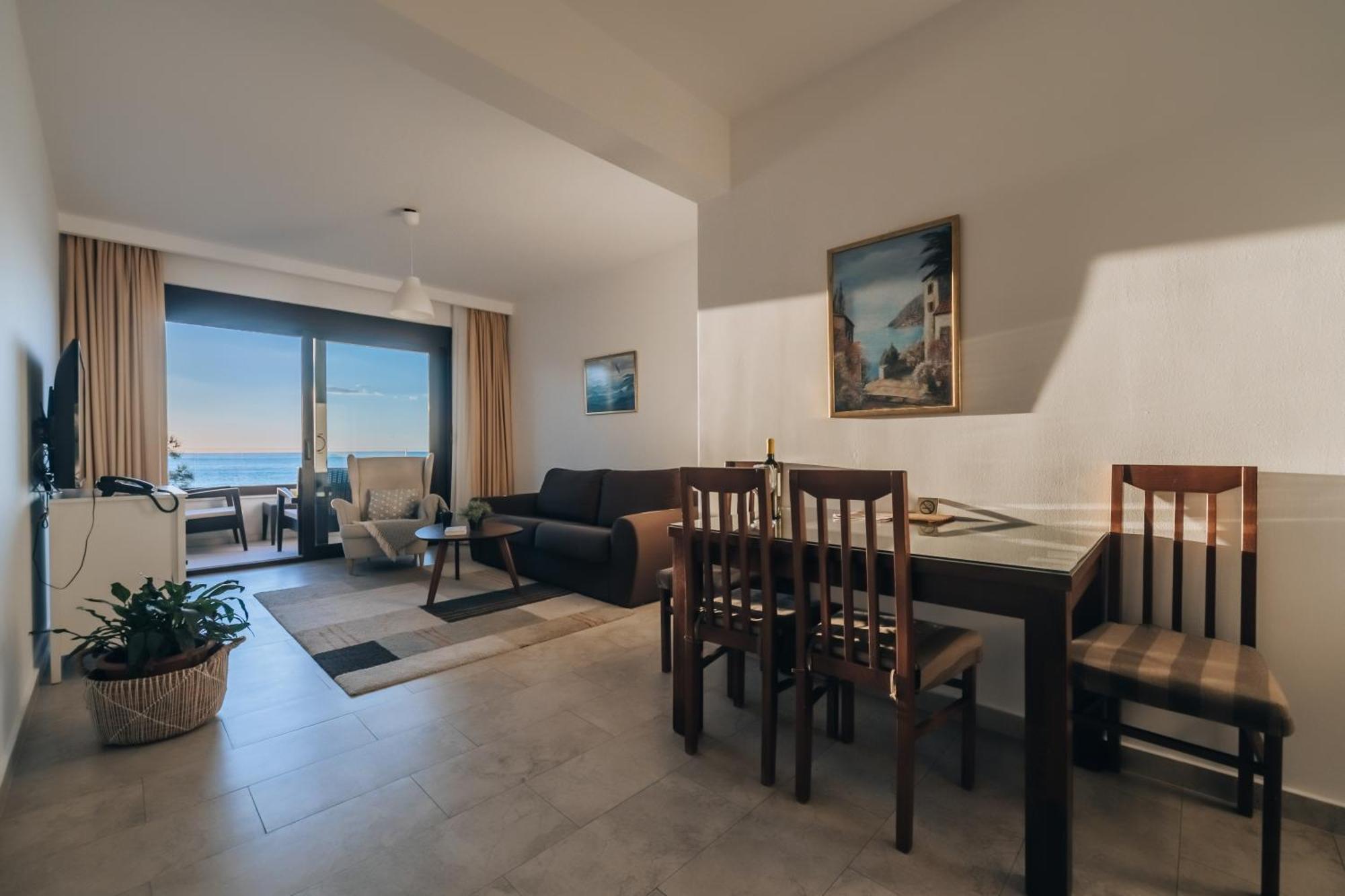 Apartments Kuce Lekovica Beach & Snack Bar- Bistro 객실 사진