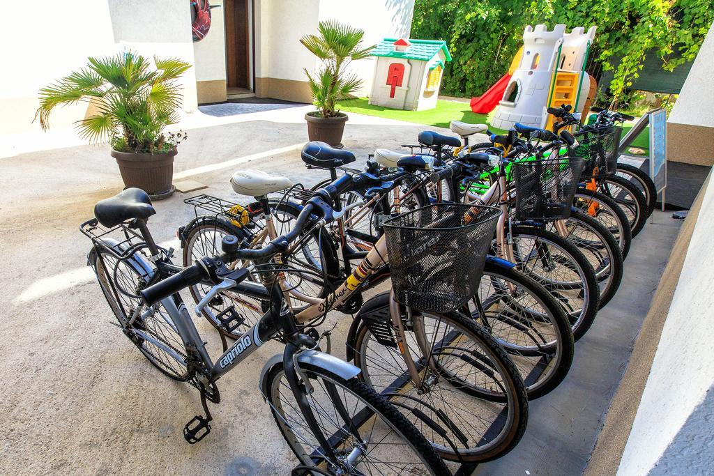 Apartments Kuce Lekovica Beach & Snack Bar- Bistro 외부 사진