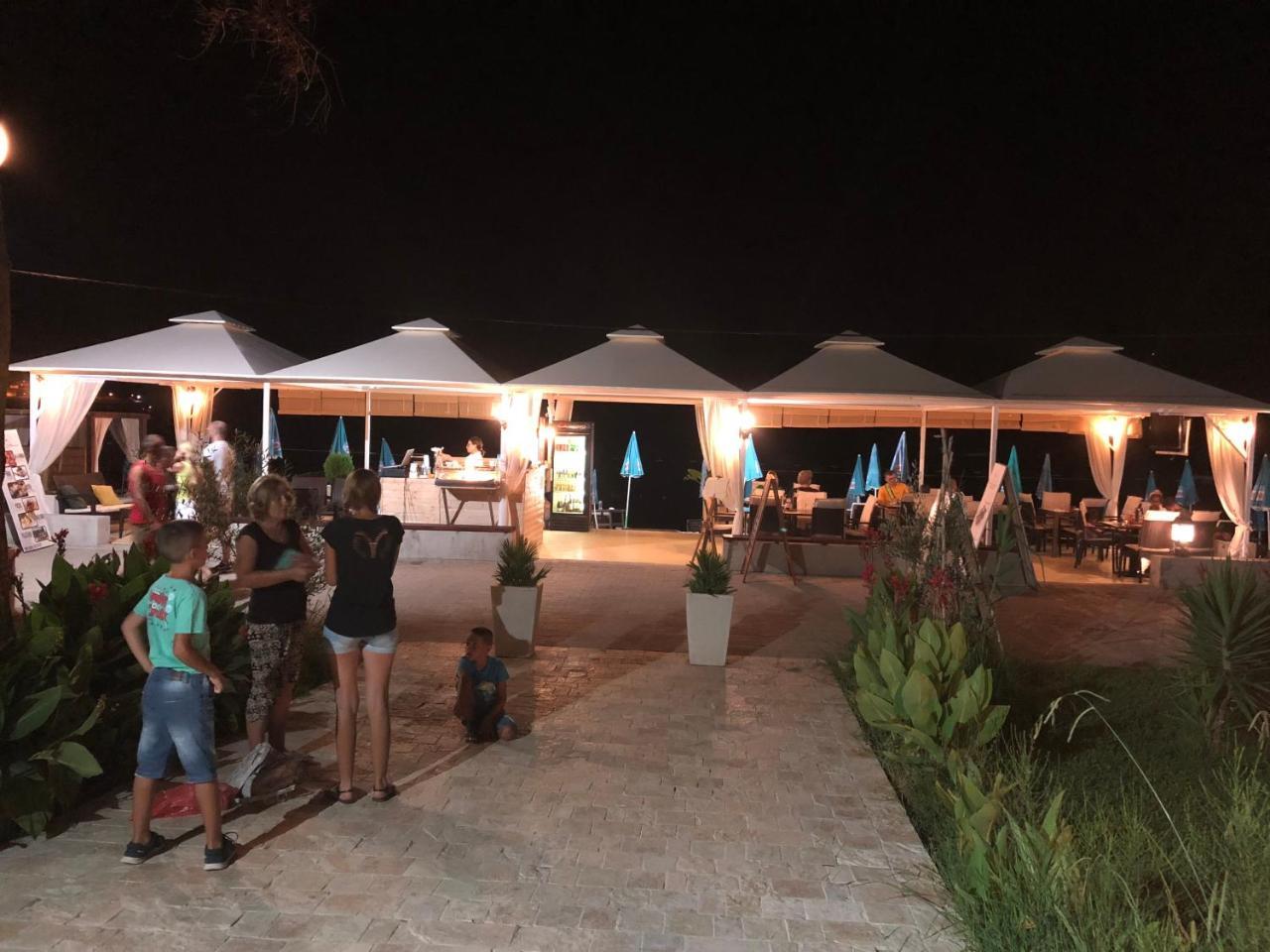 Apartments Kuce Lekovica Beach & Snack Bar- Bistro 외부 사진