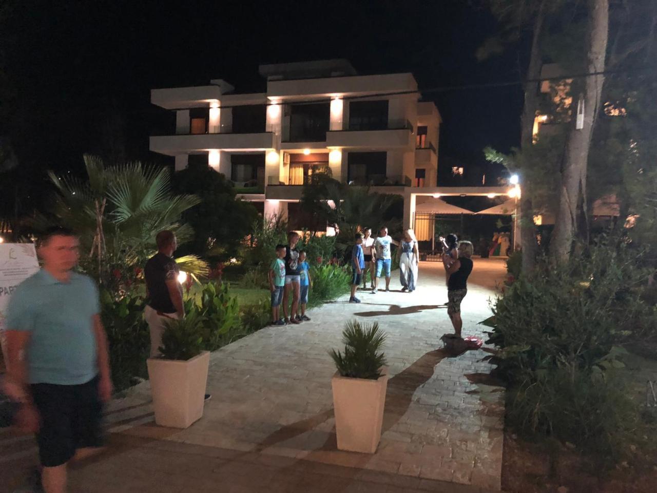 Apartments Kuce Lekovica Beach & Snack Bar- Bistro 외부 사진