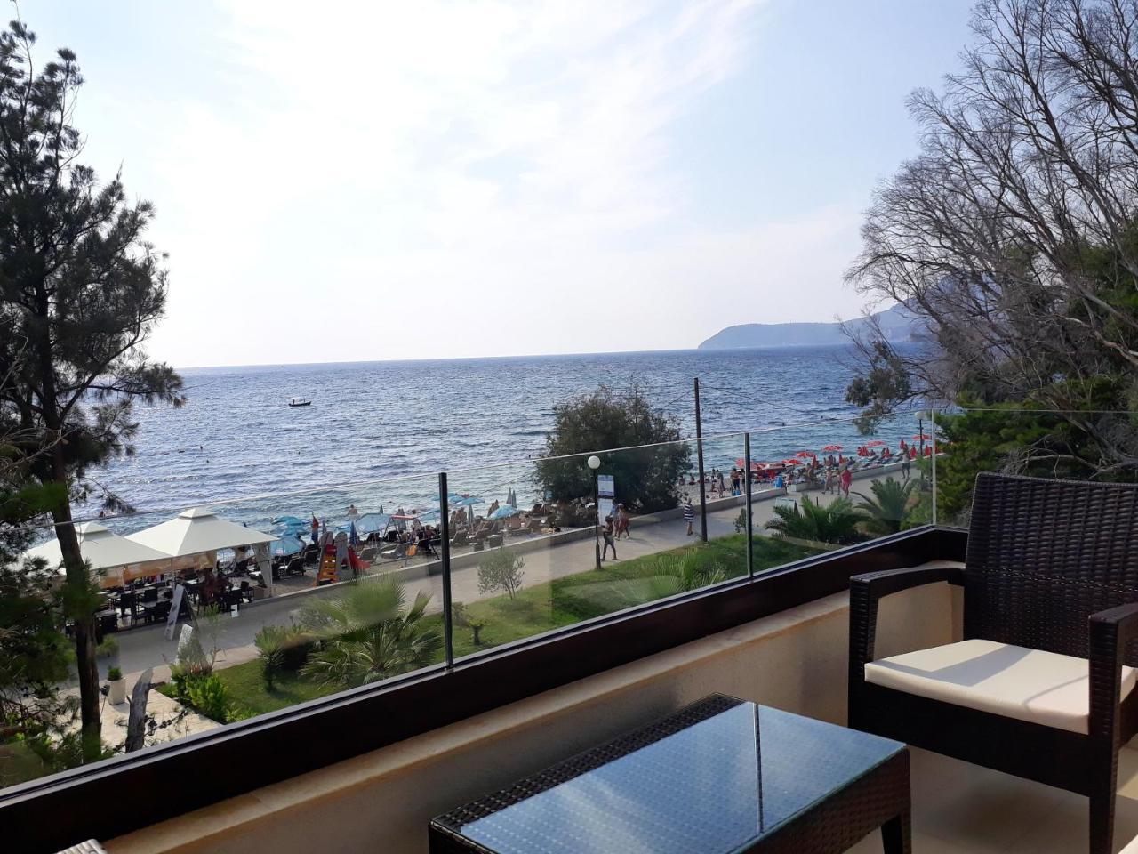 Apartments Kuce Lekovica Beach & Snack Bar- Bistro 외부 사진