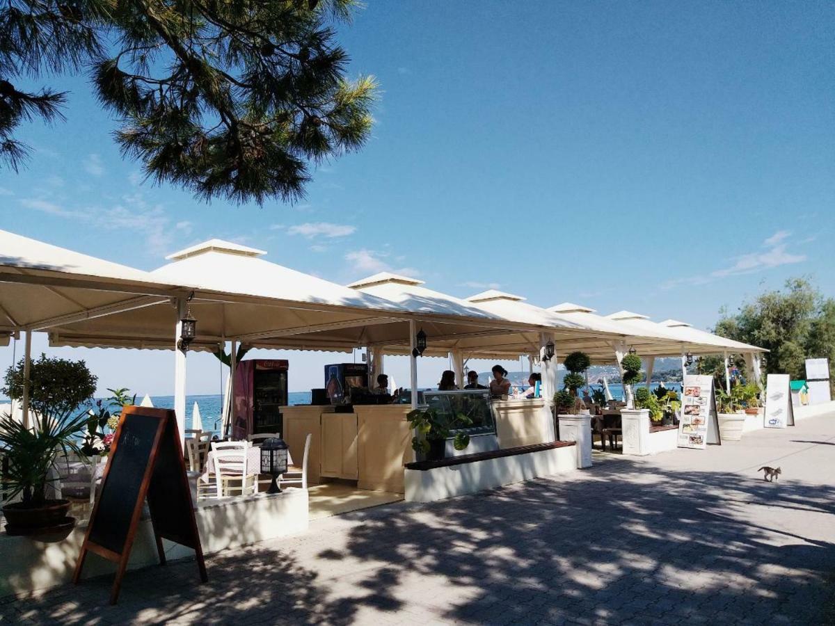 Apartments Kuce Lekovica Beach & Snack Bar- Bistro 외부 사진