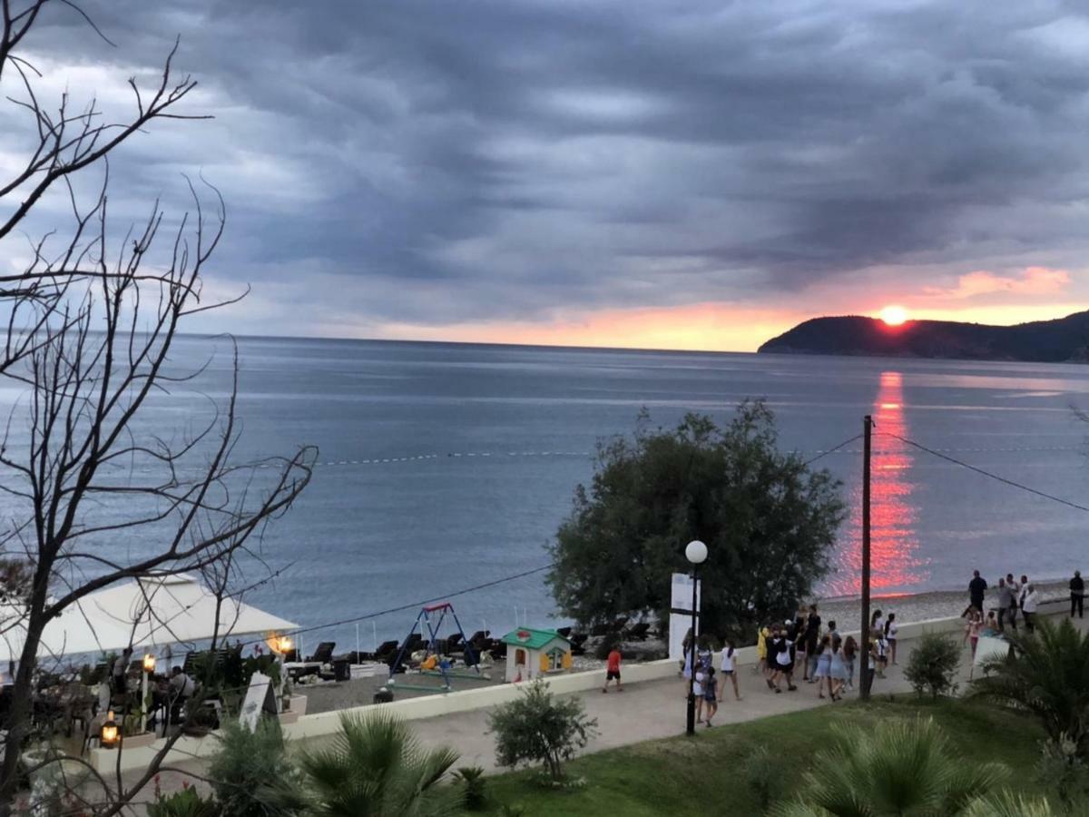 Apartments Kuce Lekovica Beach & Snack Bar- Bistro 외부 사진