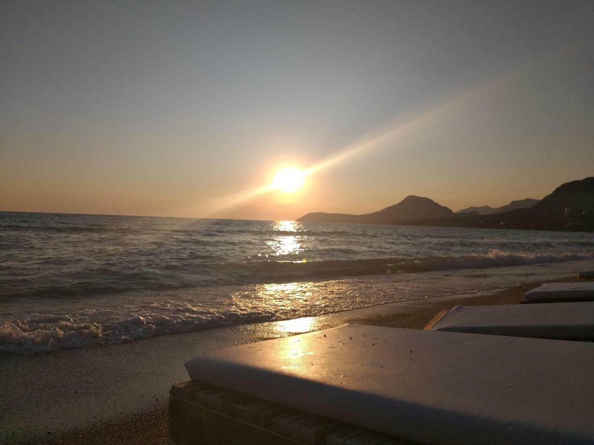 Apartments Kuce Lekovica Beach & Snack Bar- Bistro 외부 사진