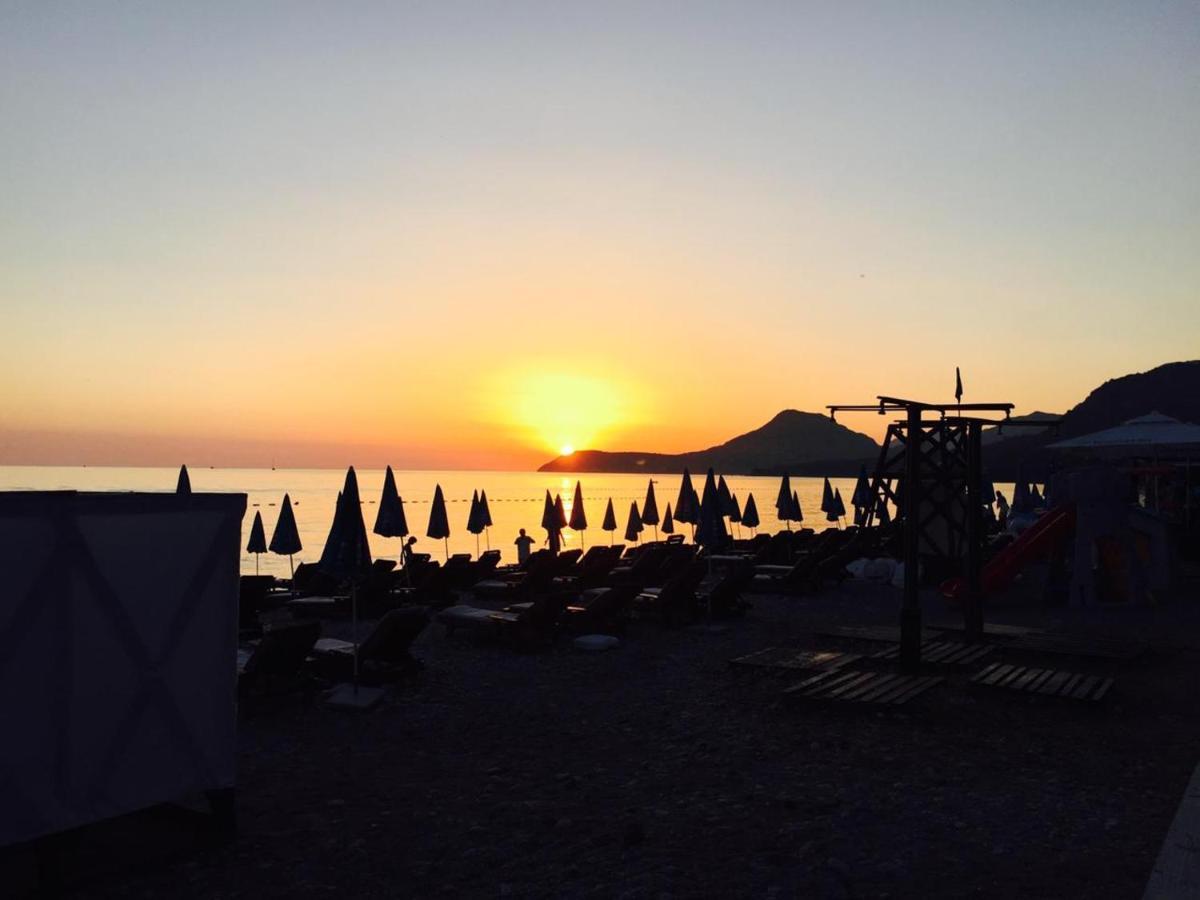 Apartments Kuce Lekovica Beach & Snack Bar- Bistro 외부 사진